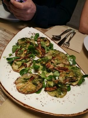 shiitake carpaccio at La Casa Viva in Tavernes De La Valldigna