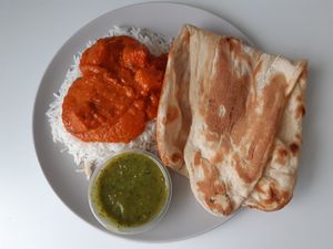Shahi tofu with naan and mint sauce at Mount Kailash in Helsinki