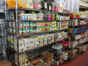 Dry goods at Herbivores Marche Vegetalien in Montreal