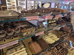Vegan options marked with "V" at Harbor Candy Shop in Ogunquit
