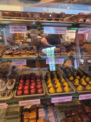 Vegan options marked with "V" at Harbor Candy Shop in Ogunquit