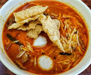 Curry noodles, superlicious at Giant Bowl Vegetarian Restaurant in Kuala Lumpur