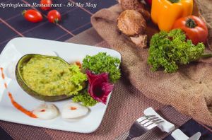 Avocado salat at Spring Lotus - Duong Sinh Chay in Hanoi