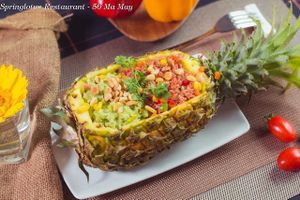Fried rice with pineapple at Spring Lotus - Duong Sinh Chay in Hanoi