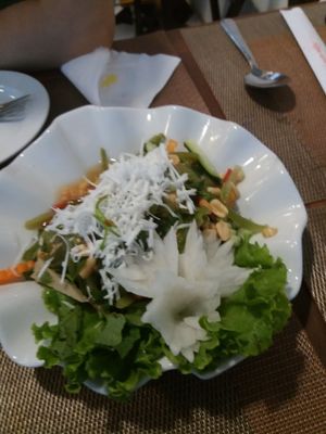 Salad withroot vegetables at Spring Lotus - Duong Sinh Chay in Hanoi