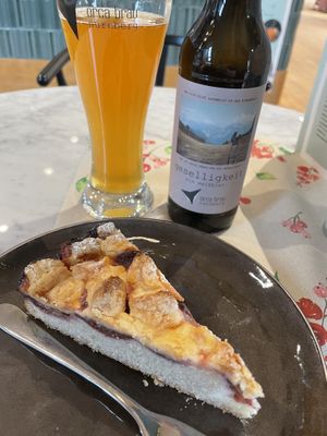 A slice of Streuselkuchen and a wheat beer at The Green.  at The Green in Nuremberg