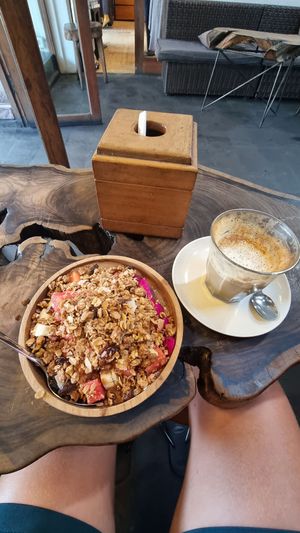 Flat white and choco smoothie bowl at Freak Coffee in Ubud
