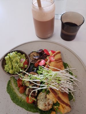 Om lette & choc peanut smoothie at Conscious Cravings Co in Mordialloc