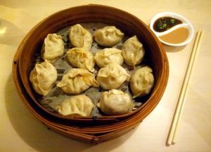 Both vegan dumpling versions, soy cilantro sauce and peanut sauce at Wei&Wei in Aachen