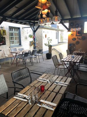 Al fresco area  at No Three Old Bar & Restaurant in Collon