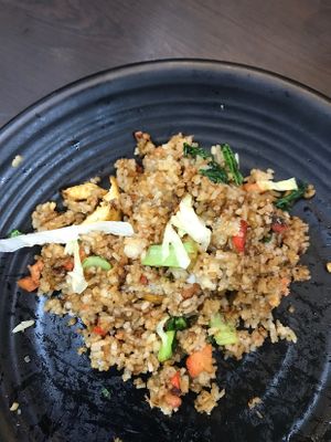 Half gone fast & furious fried rice. One of our favourites whenever we visit 😬 at Rice House 谷王栈( 粥大王) in Central Singapore