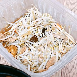 Salted fish beansprouts at Rice House 谷王栈( 粥大王) in Central Singapore