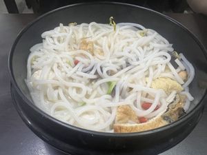 Fish soup noodle  at Rice House 谷王栈( 粥大王) in Central Singapore