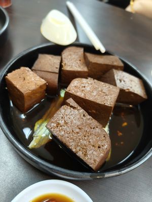 Braised tofu at Rice House 谷王栈( 粥大王) in Central Singapore