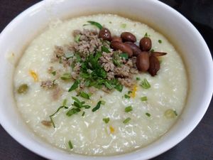 Mock mince pork porridge at Rice House 谷王栈( 粥大王) in Central Singapore