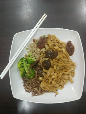 Mushroom wheat noddle at Rice House 谷王栈( 粥大王) in Central Singapore