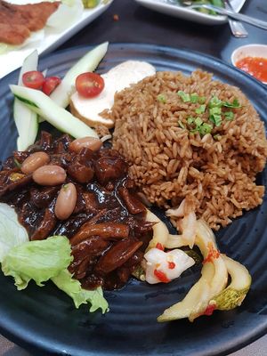 Duck rice at Rice House 谷王栈( 粥大王) in Central Singapore