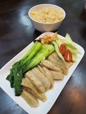 Wen Chang Chicken Rice at Rice House 谷王栈( 粥大王) in Central Singapore