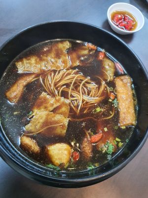 Herbal mee sua at Rice House 谷王栈( 粥大王) in Central Singapore