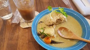 green curry and coffee with non-dairy milk at Cafe Loop in Kawasaki
