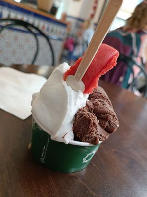  at OLMO Heladería Artesanal in Sevilla