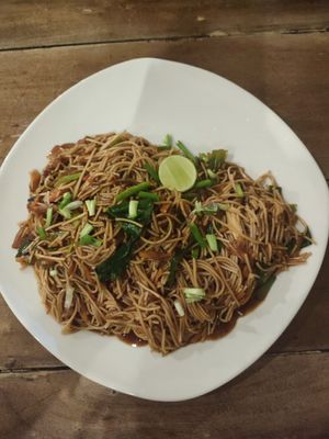 mee gorengm at Dimali Inn in Mirissa