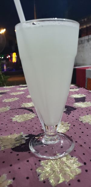 Fresh lime juice at Dimali Inn in Mirissa