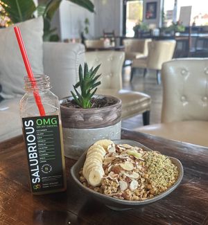 OMG & Sunrise Bowl  at Salubrious Juice & More in Frisco