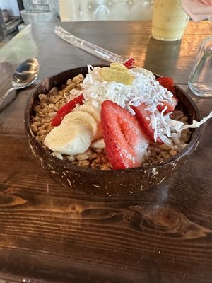 Açaí bowl. Nice presentation but a bit bland unfortunately   at Salubrious Juice & More in Frisco
