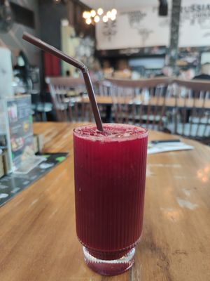 Beetroot-Carrot-Ginger juice at Basilicom in Koh Samui