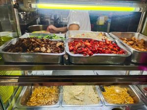 Early morning dishes at Yu Yuan Vegetarian Stall 裕元齋素食 in Central Singapore