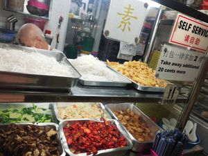 Early morning dishes at Yu Yuan Vegetarian Stall 裕元齋素食 in Central Singapore
