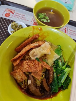 Wanton noodle ~ 11/5/22 at Yu Yuan Vegetarian Stall 裕元齋素食 in Central Singapore