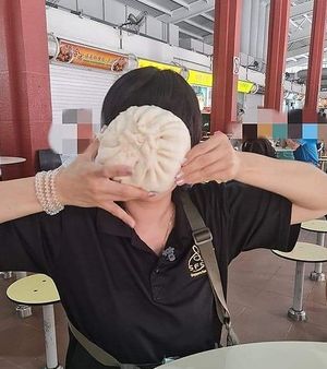 The Bao is this BIG 😝 ~ 18/5/22 at Yu Yuan Vegetarian Stall 裕元齋素食 in Central Singapore