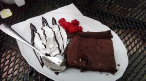 Oreo cake with raspberries and cream at Ebbas in Lund