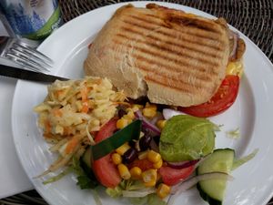 vegansk grillad macka med tzay at Ebbas in Lund