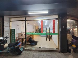 View from the street at Shuizhong Liansushi - Lotus Veg in Suzhou