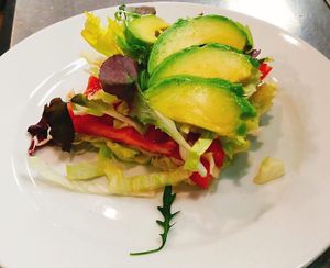 Ensalada aguacate at Pitas Pitas in Plasencia