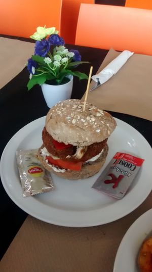 Hamburguesa de lentejas at Pitas Pitas in Plasencia
