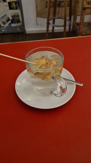 Frischen Ingwertee at Cafe Kogi in Cologne