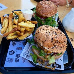 Classic burger at Vegan Junk Food Bar - 2D in Amsterdam