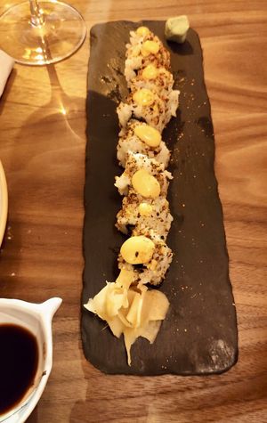 Uramaki de manzana verde at Lluvia in Alicante