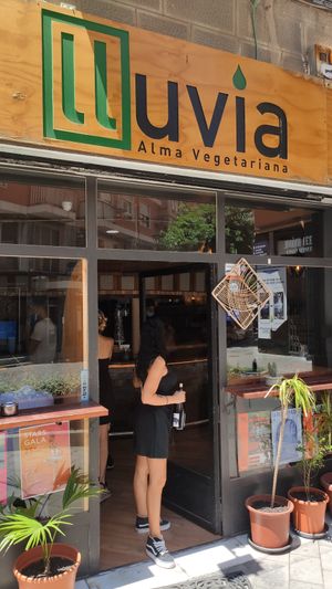 Exterior en chaflan at Lluvia in Alicante