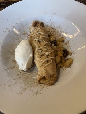 Apple strudel with cinnamon ice cream  at Lluvia in Alicante