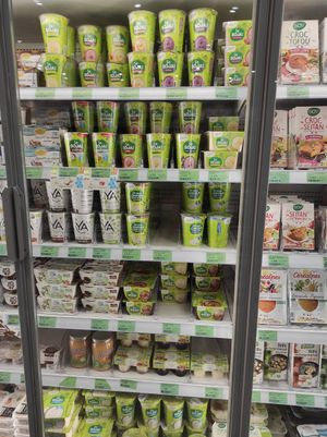 Iogurts at Biocoop Nantes Republique in Nantes