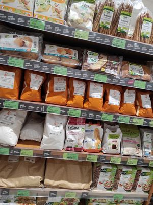 Flours at Biocoop Nantes Republique in Nantes