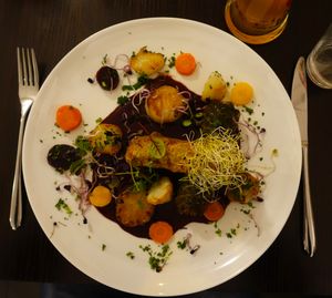 gefüllt mit Grünkern und Möhren dazu Topinambur auf Rotweinjul at Farbenfroh in Essen