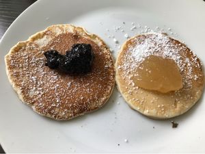 Brunch-Pancakes at Farbenfroh in Essen