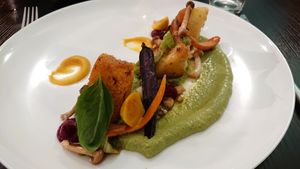 "Angerösteter Brotsalat" at Farbenfroh in Essen