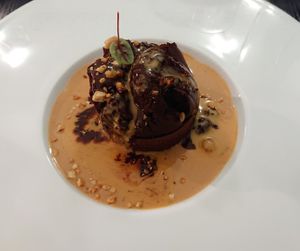 Warm chocolate cake with peanut sauce at Farbenfroh in Essen